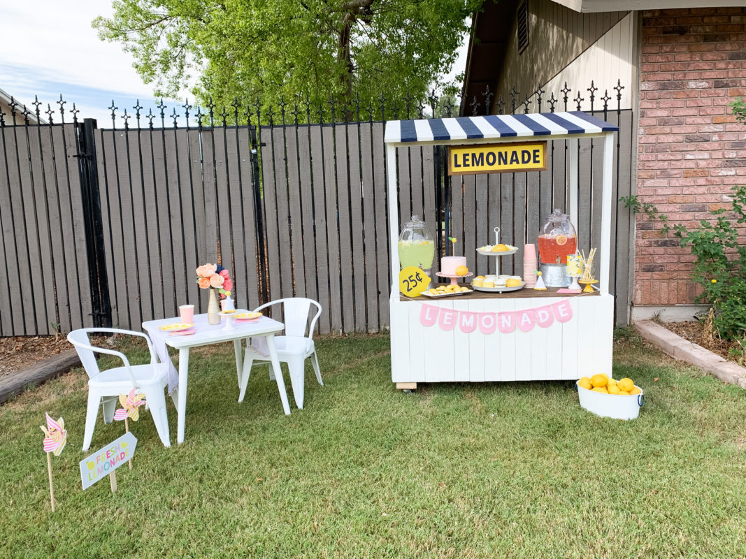 DIY LEMONADE STAND - Sugarcoated Housewife