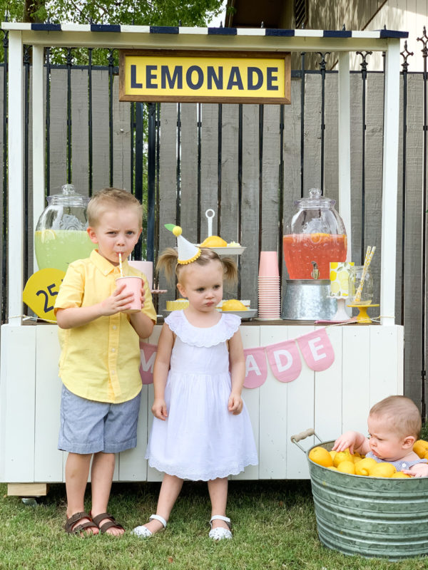 DIY LEMONADE STAND - Sugarcoated Housewife